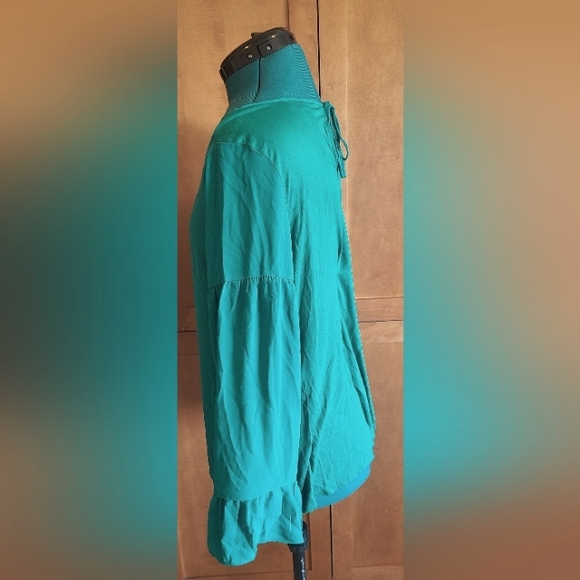 NWT Ann Taylor LOFT Oversized Long Sleeve Top Emerald Green, Medium - Picture 2 of 7
